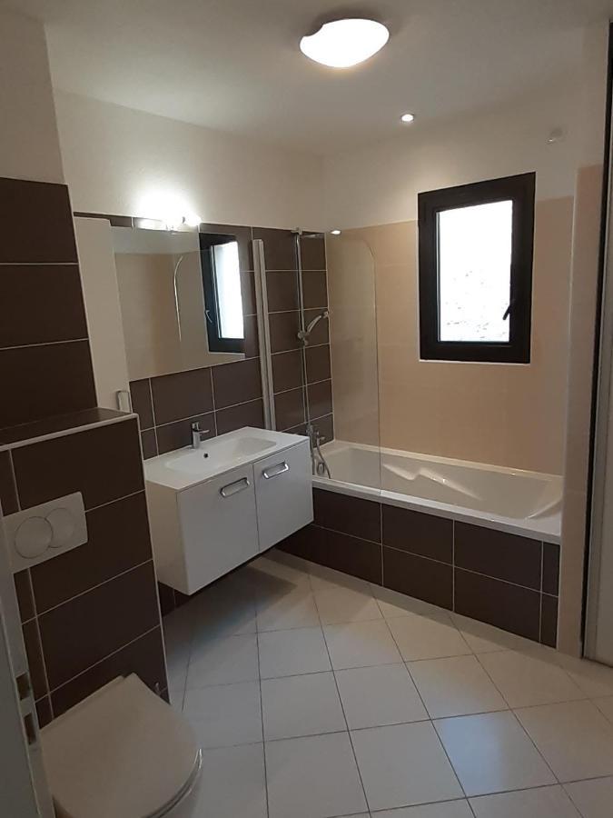 Vaste Appartement 3 Chambres - Vue Exceptionnelle ชอร์จส์ ภายนอก รูปภาพ