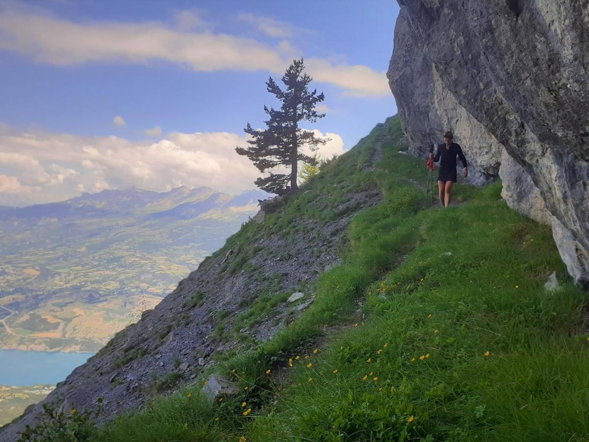 Vaste Appartement 3 Chambres - Vue Exceptionnelle ชอร์จส์ ภายนอก รูปภาพ